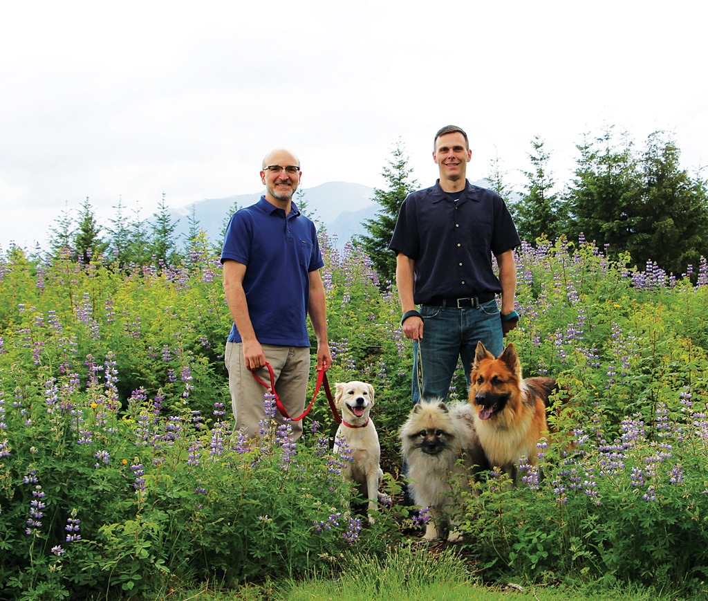Founders-Dr.-Daniel-Promislow-and-Dr.-Matt-Kaeberlein-with-dogs